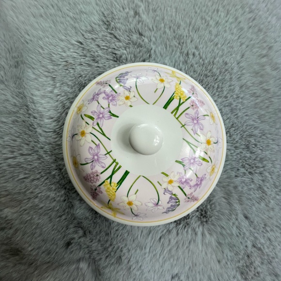 See’s Candies ceramic floral jar 5.5”X5.5”X3.5” - Picture 9 of 9